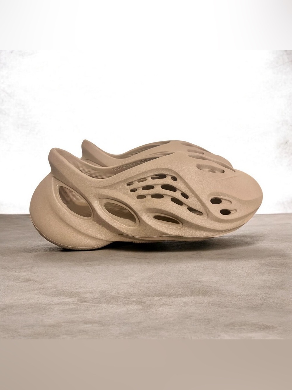 Yeezy Foam Runner Beige/Tan – Men’s Size 12